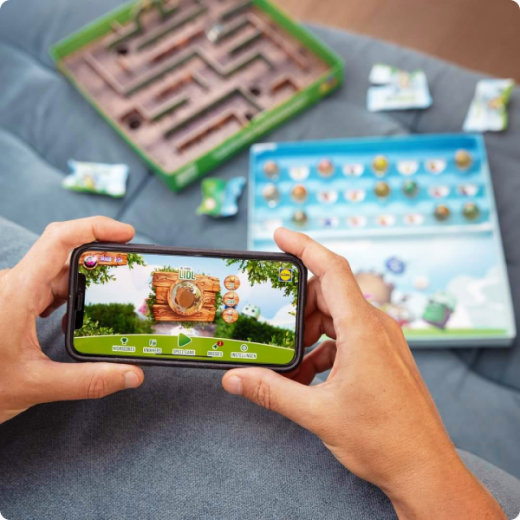 Smart and seamless bridge between offline and online